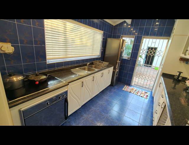4 BEDROOM HOUSE FOR SALE IN DAWNCLIFFE